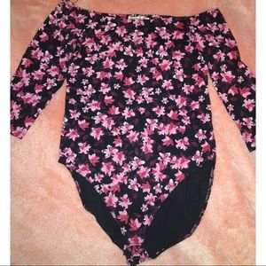 Express black&pink floral off shoulder bodysuit 🌺